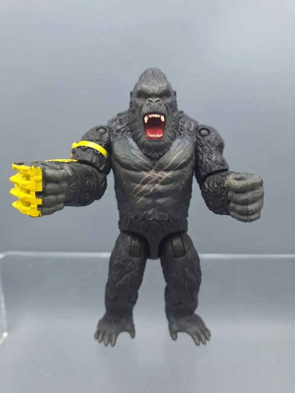 Godzilla x Kong~ Kong with B.E.A.S.T. Glove~Monsterverse~Action Figure~6 Inch